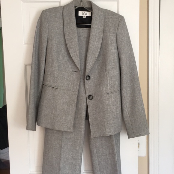 Le Suit Other - Le Suit grey two piece suit